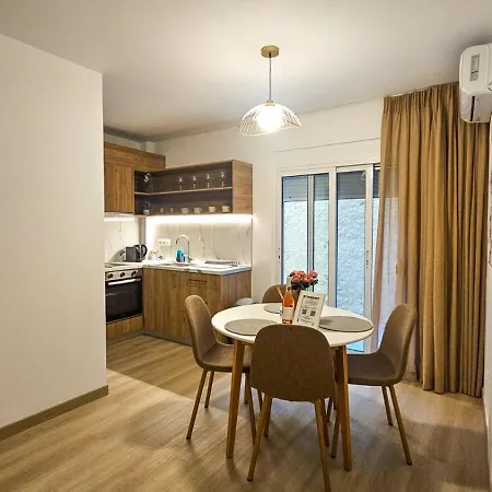 Sunshore Center #1 Apartment Chalkís